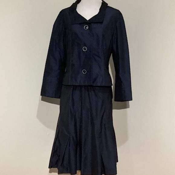 Undici Nova Dresses & Skirts - Unici Nove Women's 2 Piece Skirt Suit